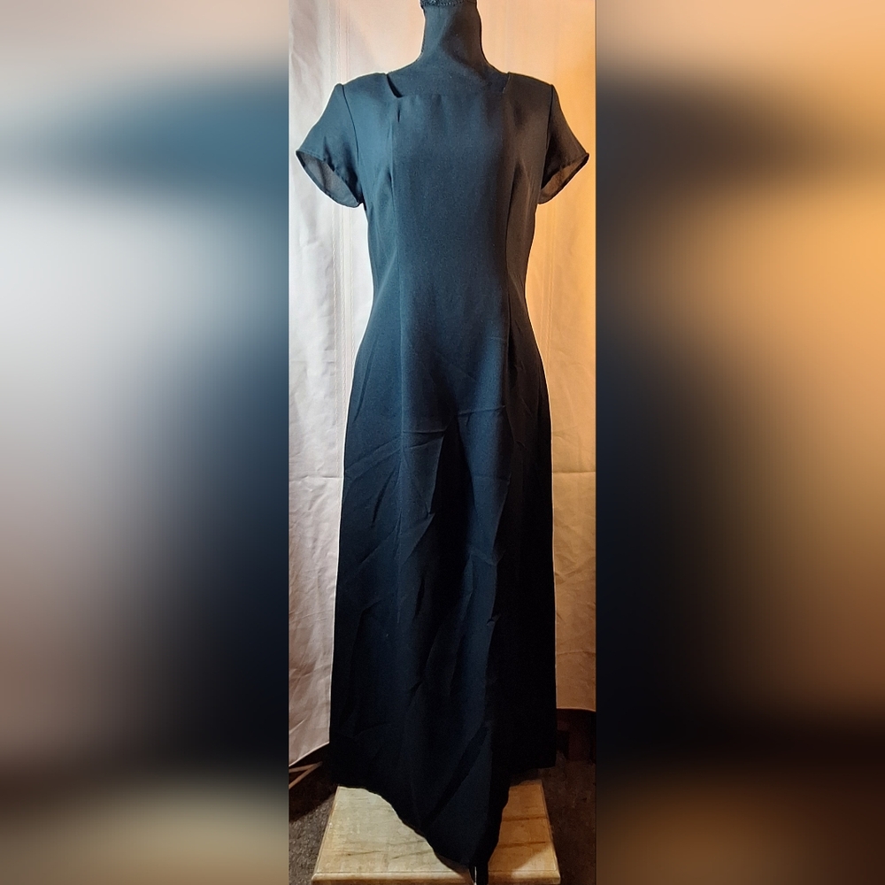 Elegant Black Maxi Dress